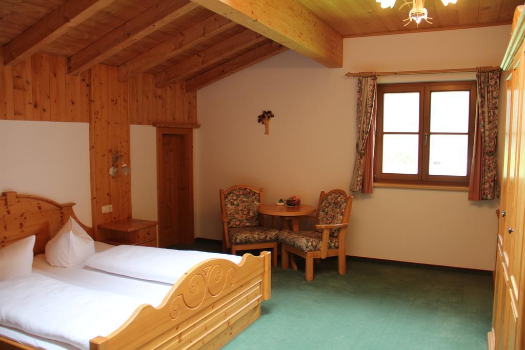 Panorama-Hotel Winklerhof Holzgau Bilik gambar